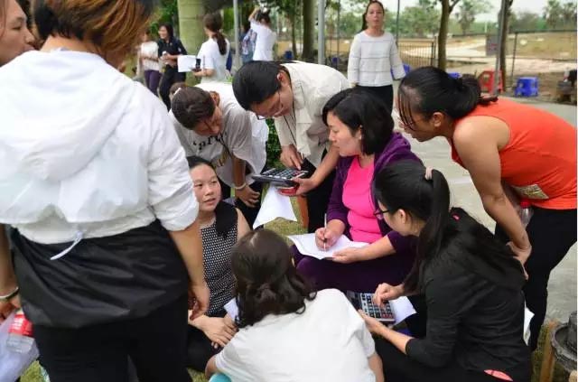 口哨發(fā)令、旗幟落下，比賽的完美呈現(xiàn)，離不開裁判員的辛苦付出，低調(diào)是他們的代名詞