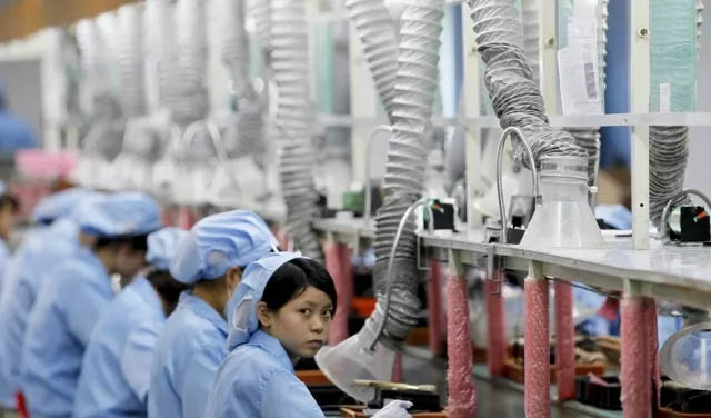未來幾年，制造業(yè)、服務業(yè)等勞動密集型產(chǎn)業(yè)的招工將更加困難，勞動力成本也必將日益高漲