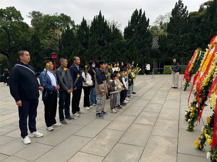 緬懷英烈志，傳承民族魂—黃花崗七十二烈士陵園祭奠活動   -3